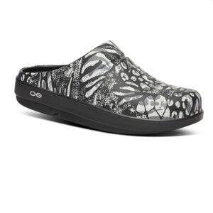 NWT OOFOS Limited Edition Oocloog